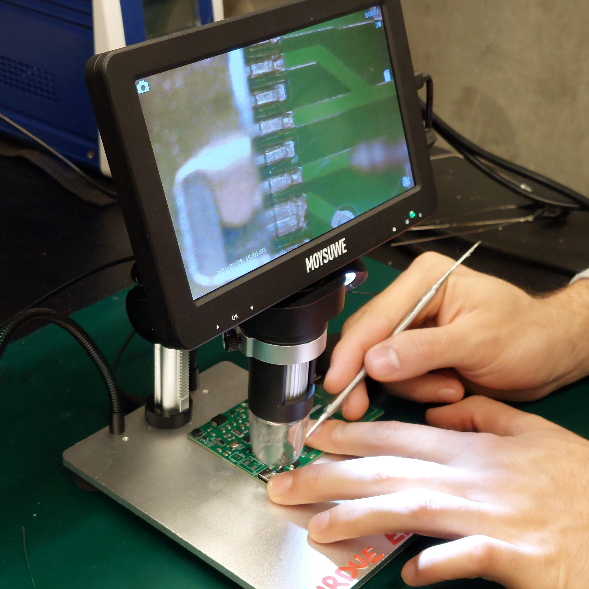 Microscope